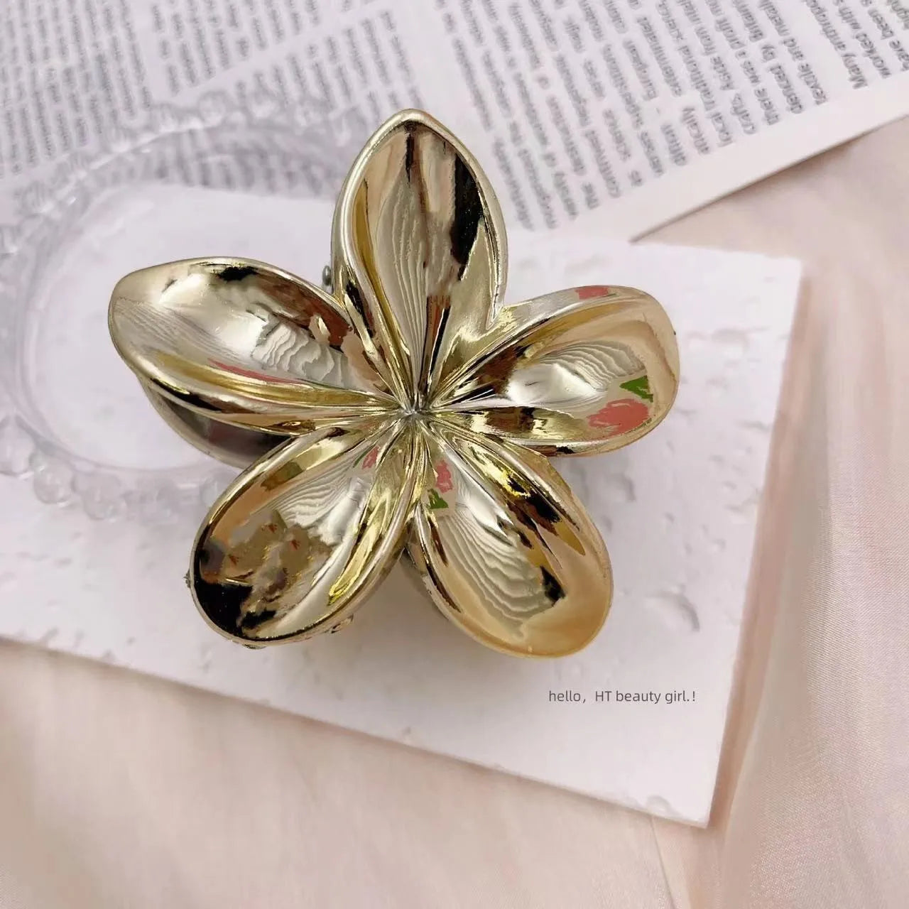 Fashion Simple Shiny Egg Flower Hair Claws
